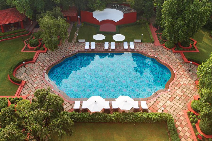 Pool, Taj Gateway