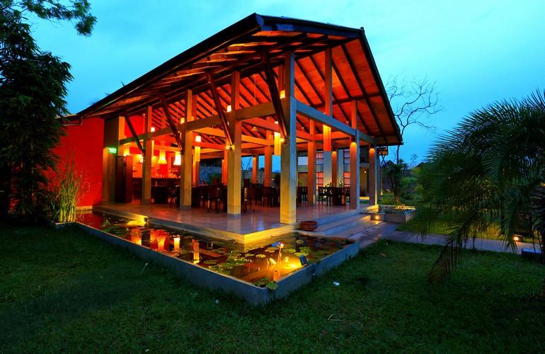 Cosy Bar, Chaarya Resort & Spa