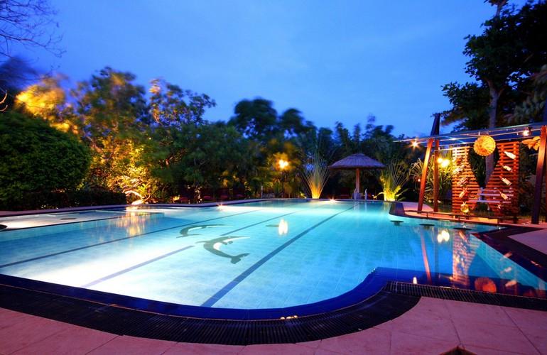 Swimming pool, Chaarya Resort & Spa