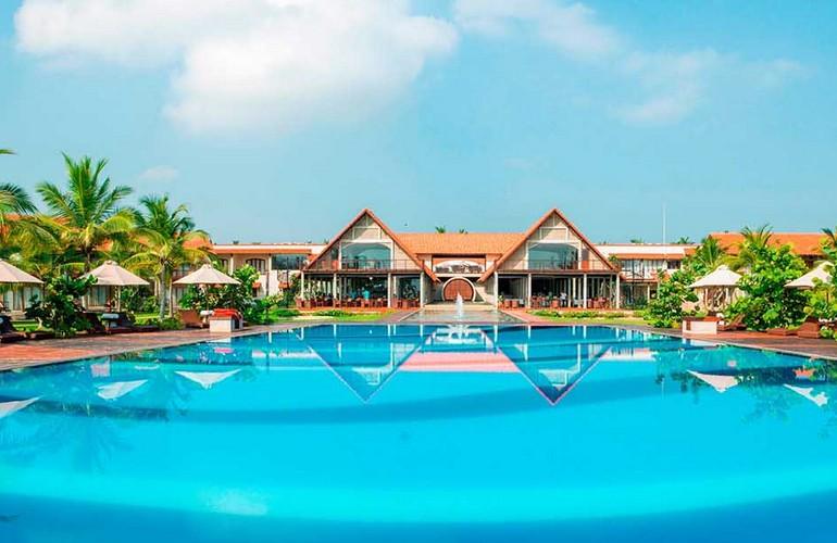 Exterior, Uga Bay Resort