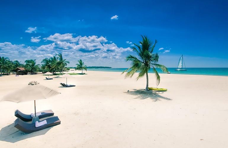 Beach, Uga Bay Resort