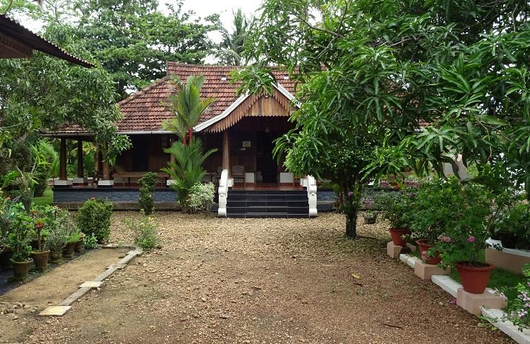 Front Entrance, Nelpura Heritage Homestay