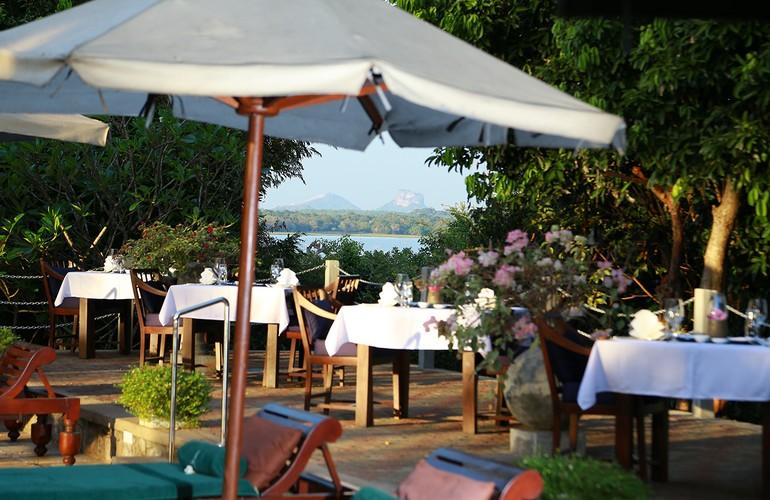Restaurant, Lake Lodge Kandalama