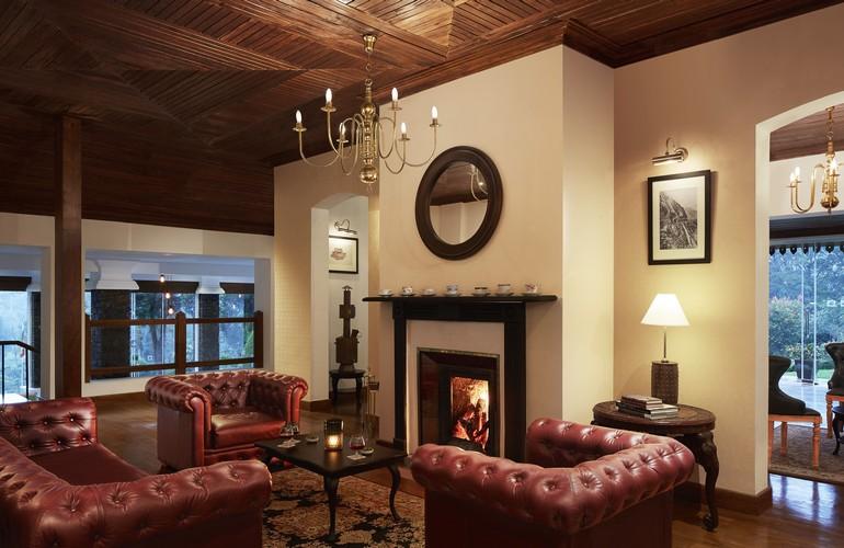 Lobby fireplace, Jetwing St Andrews