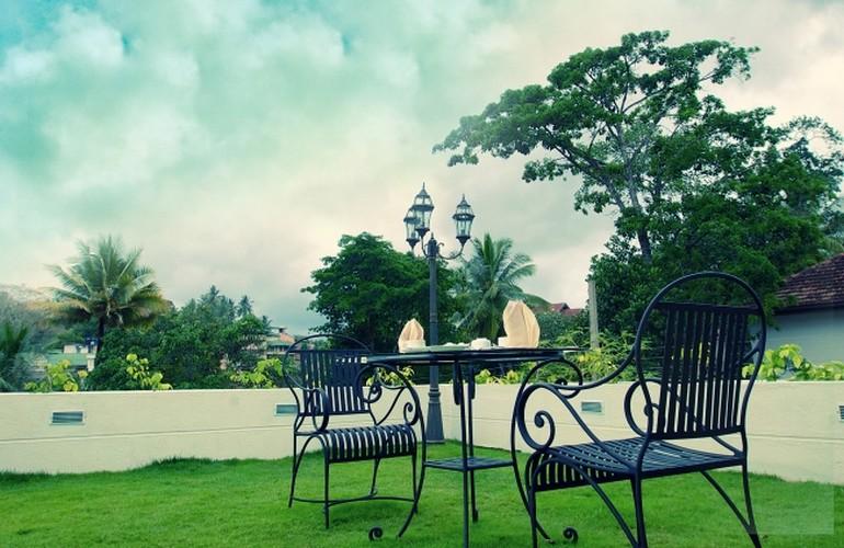 Garden, Clove Villa