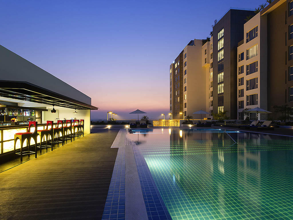 Swimming pool, Novotel Yangon Max