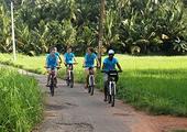 Cycle to Kahanda Kanda for lunch