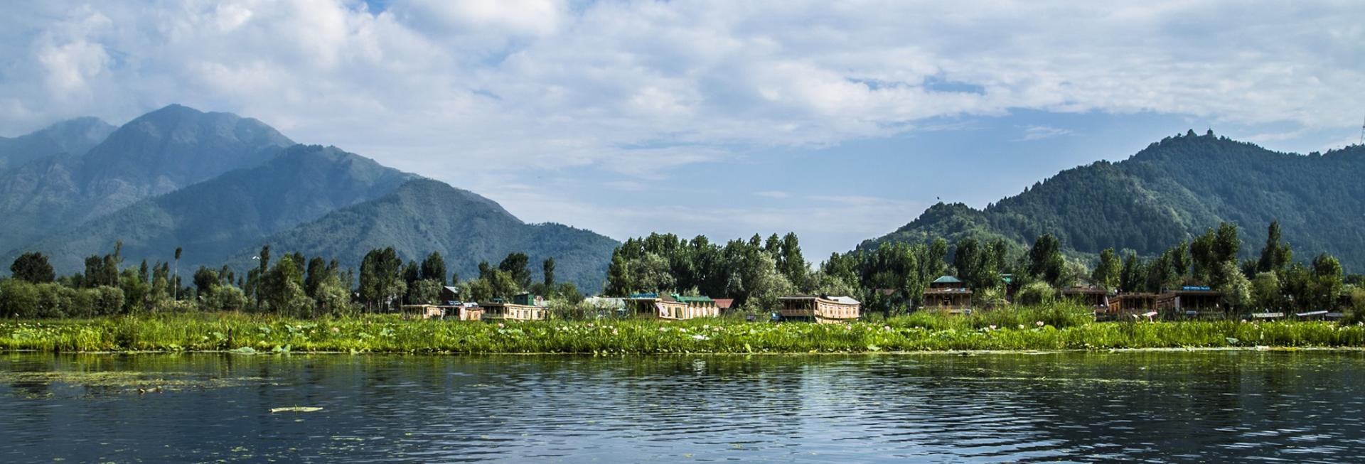 Overview of Dal Lake, Srinagar