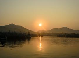 Sunset, Khanom