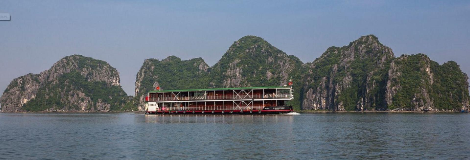 RV Angkor Pandaw in Halong Bay