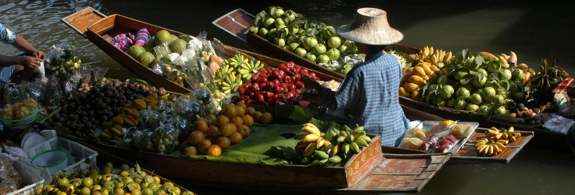 Damnoen Saduak Floating Market