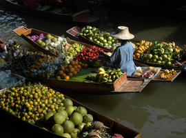 Damnoen Saduak Floating Market