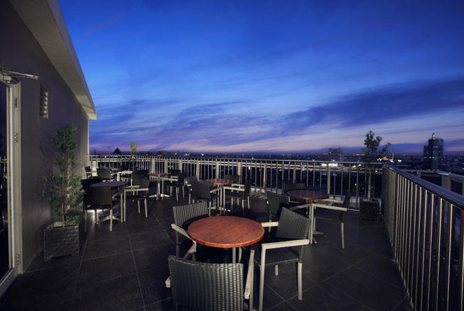 D'Lounge, Aston Makassar Hotel & Convention Center