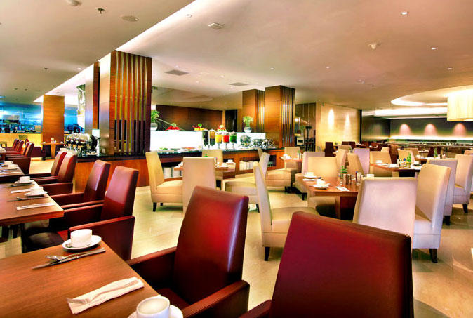 Olympus Restaurant, Aston Makassar Hotel & Convention Center