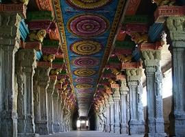 Meenakshi temple interior, Madurai, Tamil Nadu