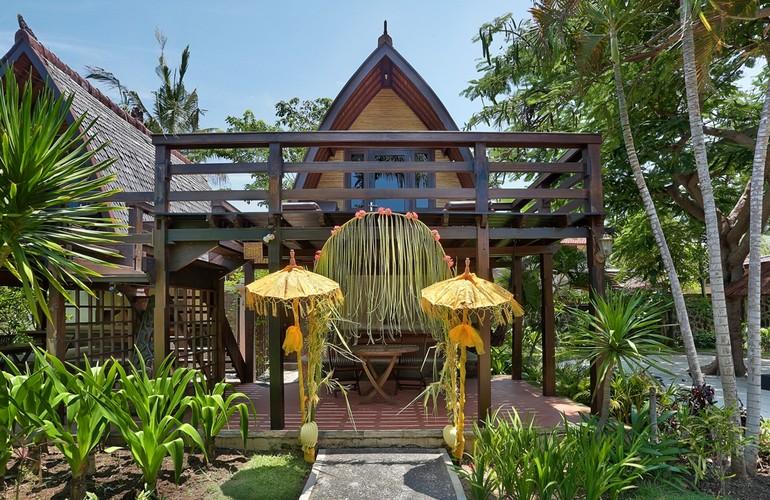 Traditional Lumbung Hut, Hotel Vila Ombak