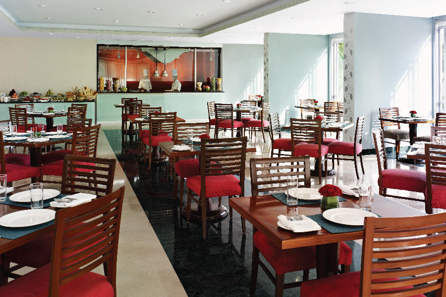 Restaurant, The Gateway Hotel, Agra