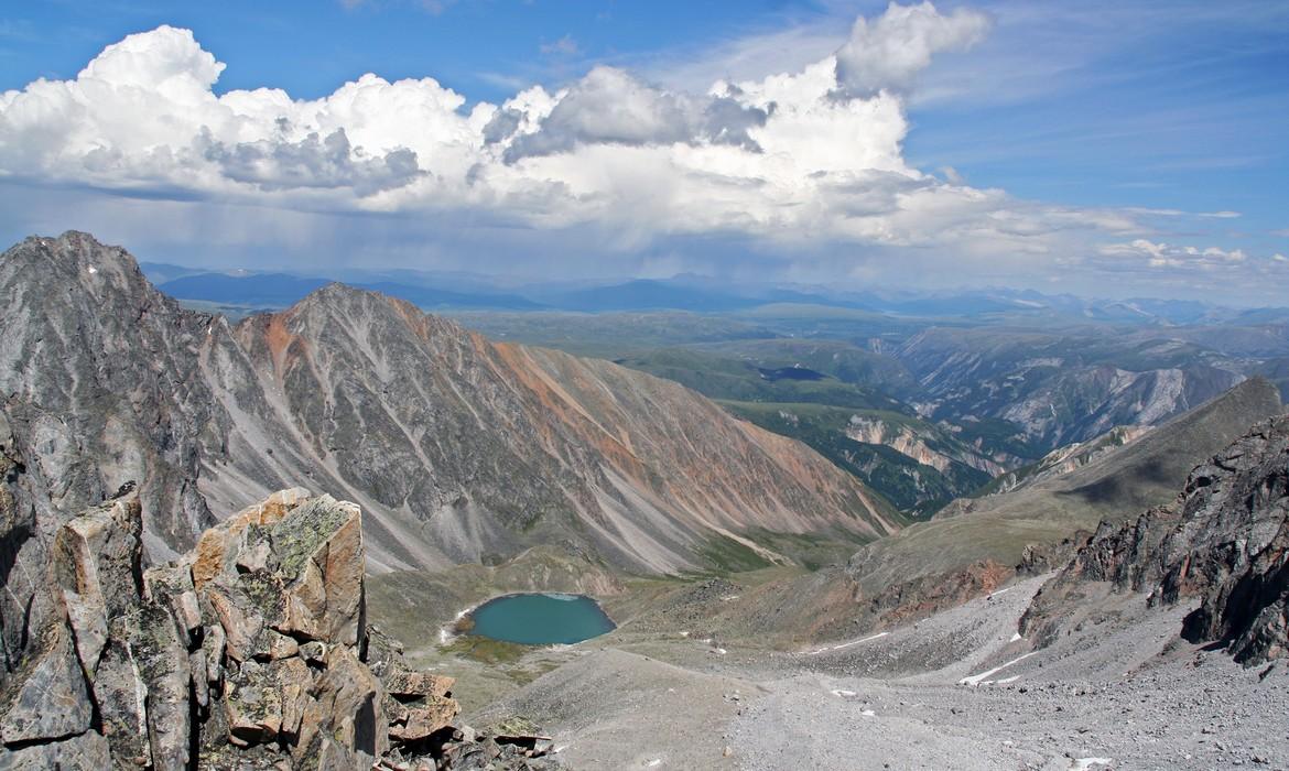 Khoridol Saridag Mountains
