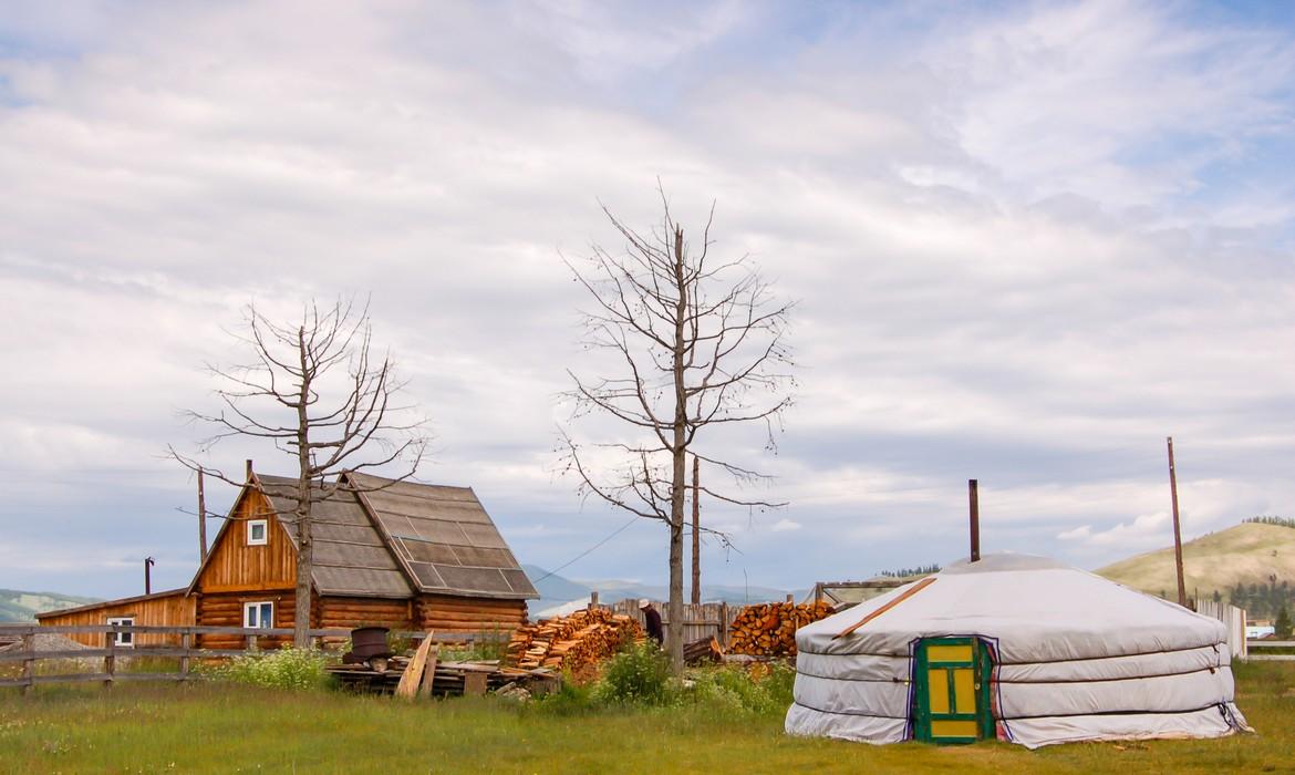 Timber house & Mongolian ger, Khovsgol 