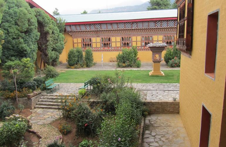 Courtyard, Hotel Olathang
