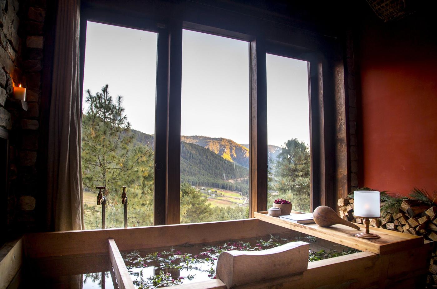 Hot Stone Bath, Gangtey Lodge