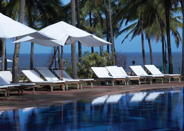 Swimming Pool, Taj Holiday Village