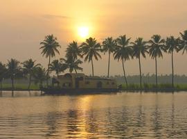 Keralan Backwaters Houseboat