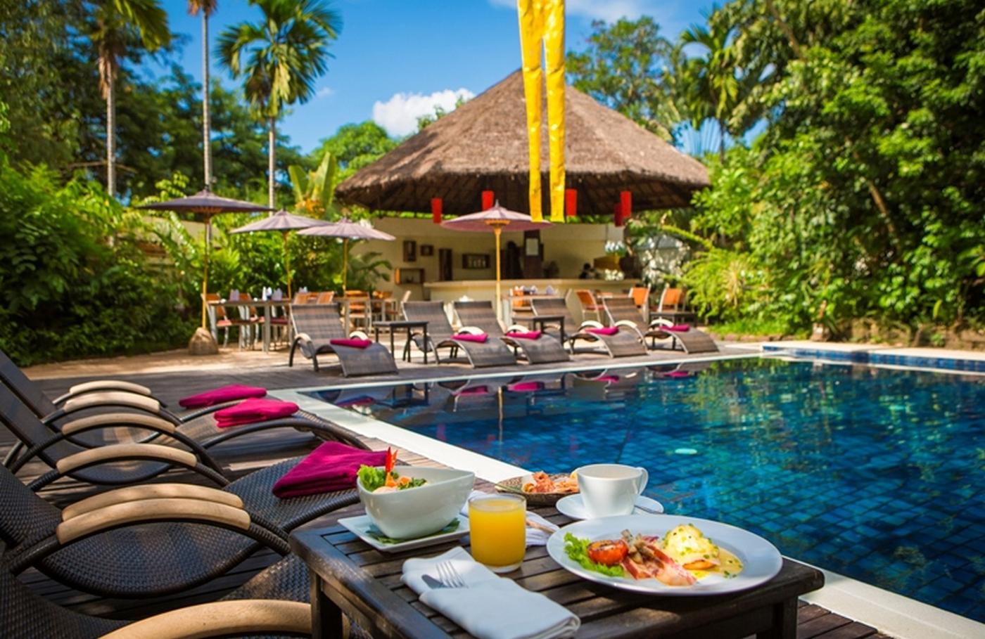 Swimming pool, Heritage Suites Hotel