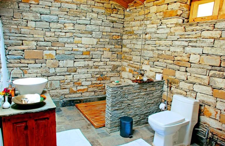 Bathroom, Itmenaan Estate
