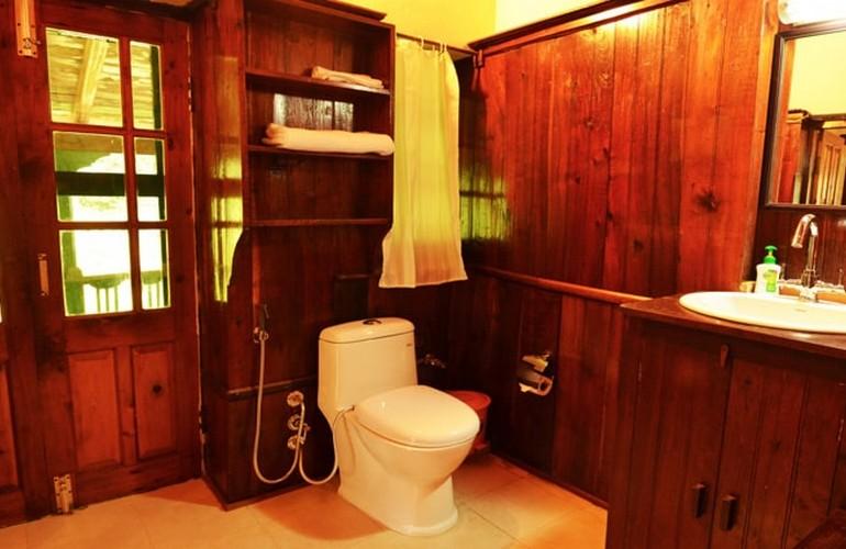 Bathroom, Fredy’s Bungalow