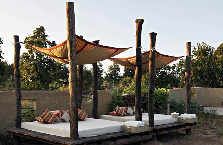 Relaxing area, Samode Safari Lodge