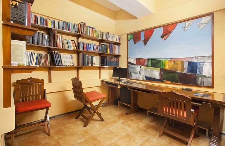 Library, Chonor House