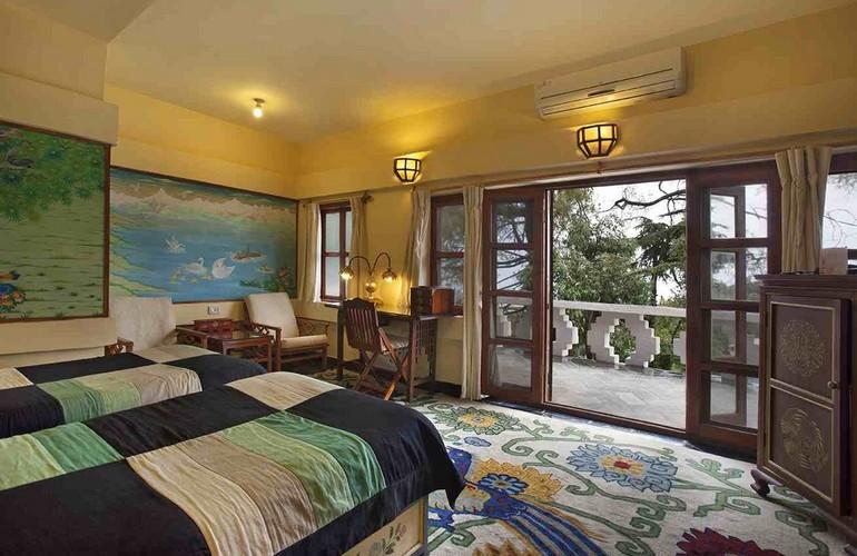 Nomad Room, Chonor House