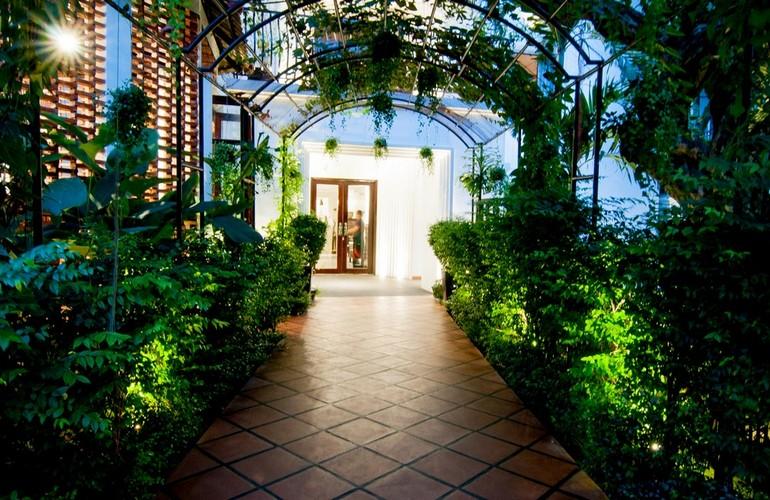 Entrance, La Rose Suites