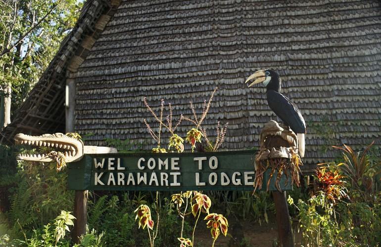 Entrance, Karawari Lodge