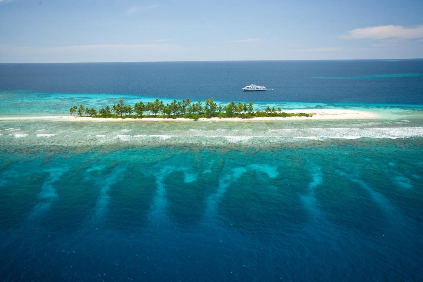 Tropical island, True North