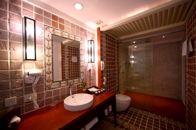 Bathroom, Eighth Bastion