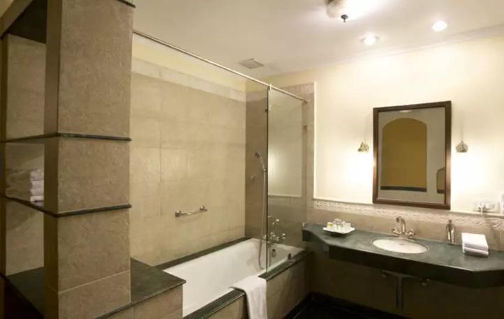 Bathroom, Haveli Hari Ganga