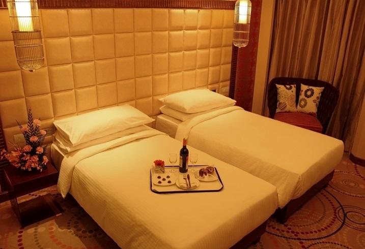 Twin Bedroom, The Metropolitan