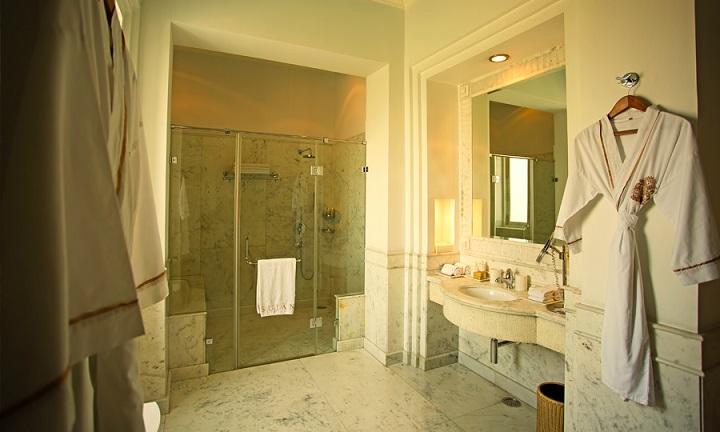 Bathroom, Sujan Rajmahal Palace