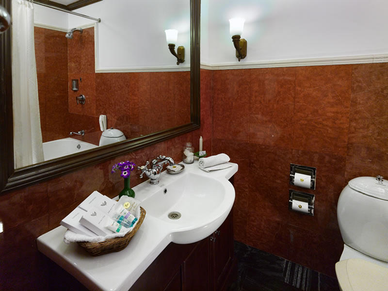 Bathroom, Elgin Nor Khill
