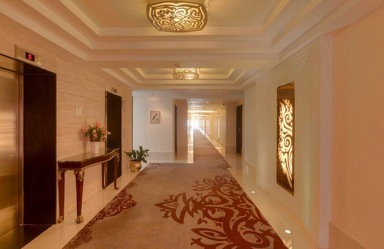 Corridor, Hotel Himalaya