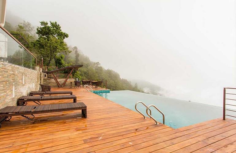 Swimming pool, Hotel Mystic Mountain 