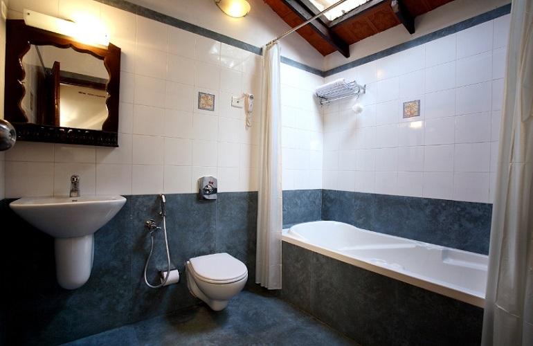 Bathroom, Vembanad House