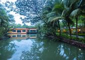 Baan Amphawa Resort & Spa