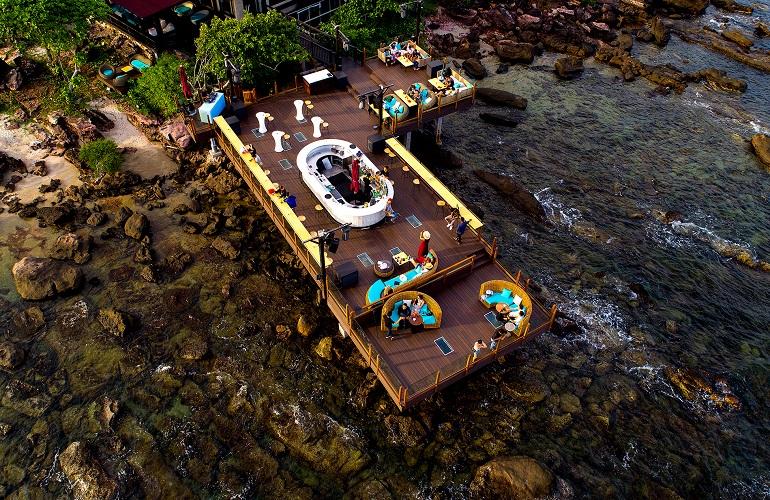 Rock Island Bar, Nam Nghi Resort