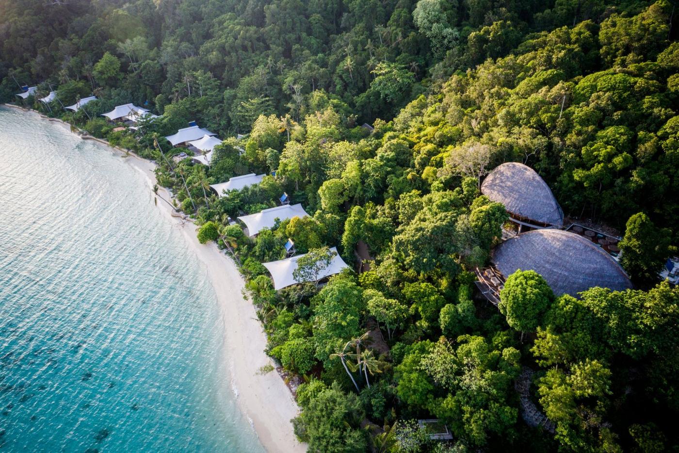 Aerial, Bawah Reserve
