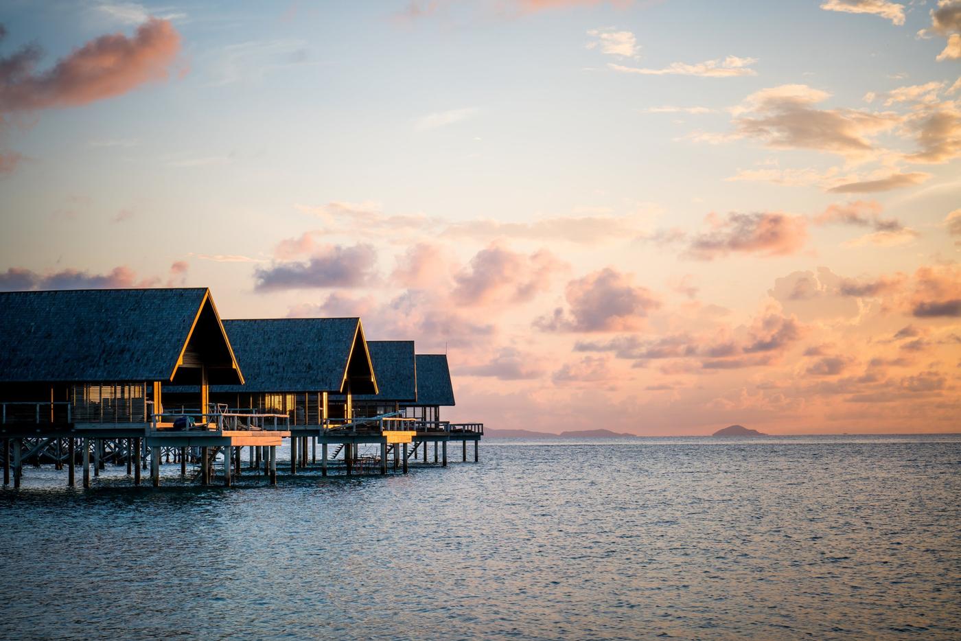 Overwater Bungalows, Bawah Reserve