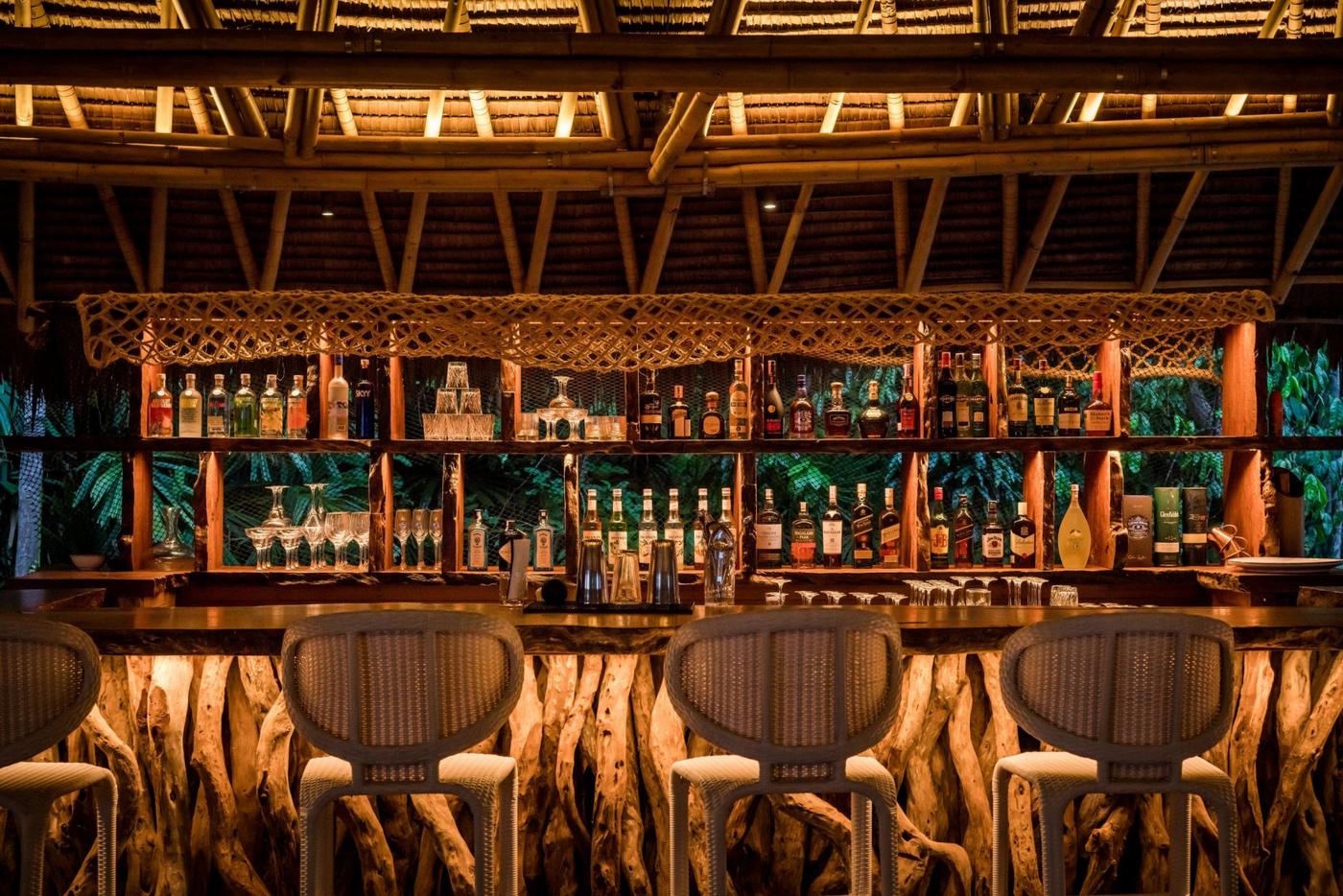 Grouper Bar, Bawah Reserve