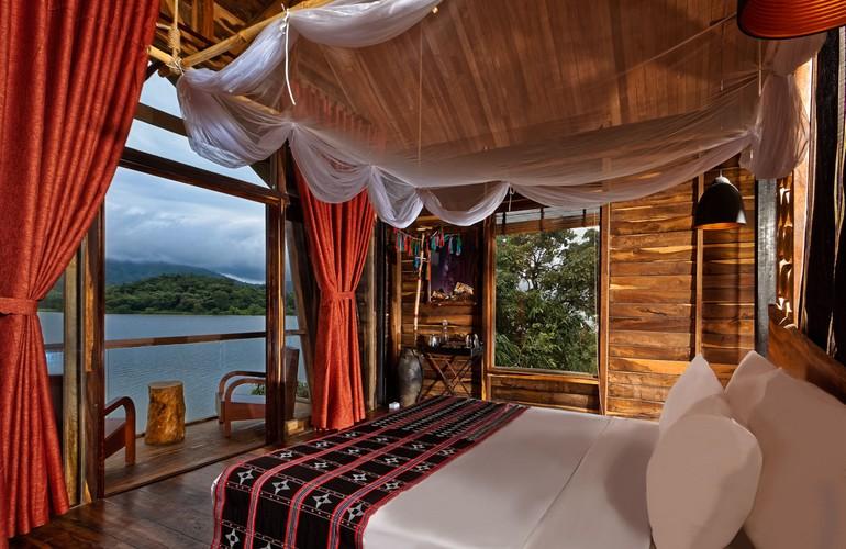 Lakefront Wooden Bungalow, LAK Tented Camp